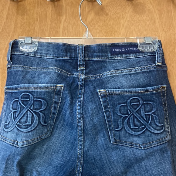 Rock & Republic size 4 straight leg jeans 👖 - Picture 3 of 4